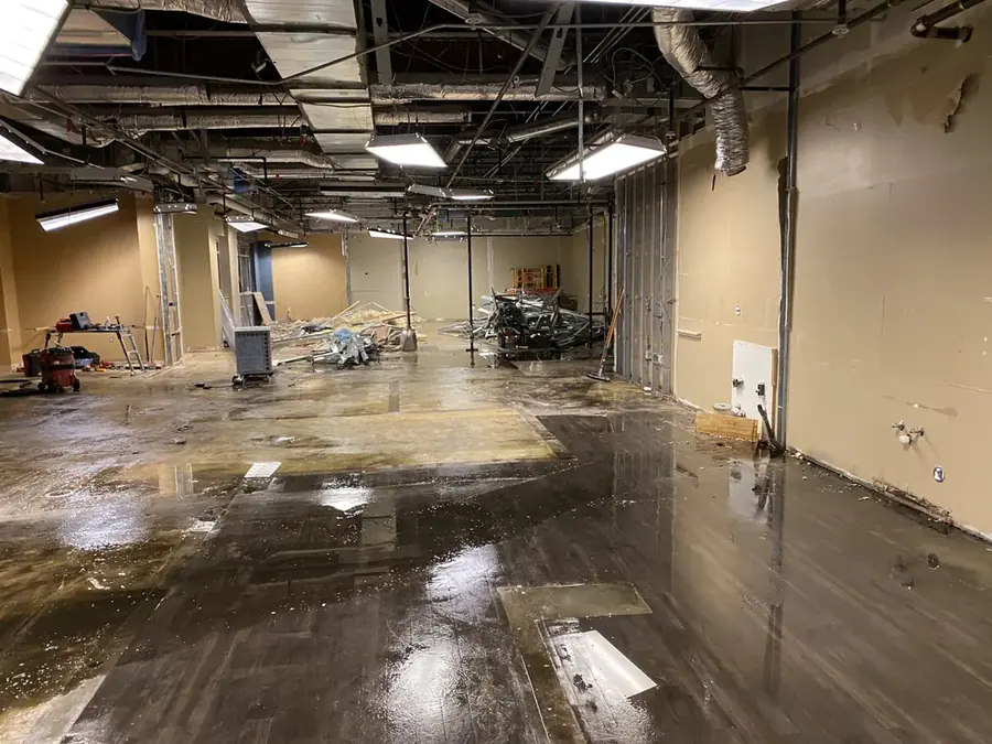 Water damage restoration in a Coachella Valley resort or office